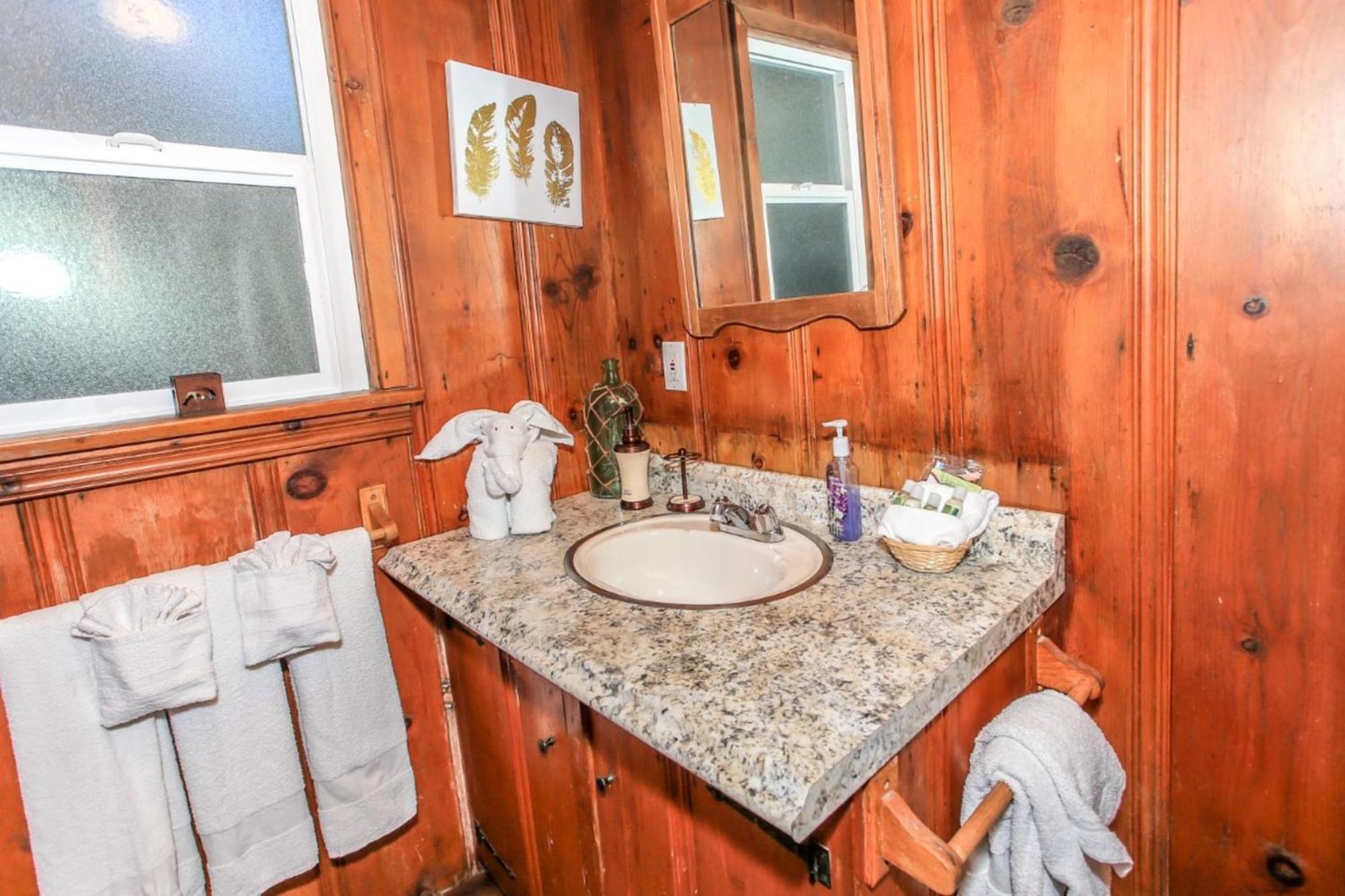 Snow Bunny Lodge - Perfect Big Bear Getaway! Deck With A New Hot Tub And Charcoal Barbecue! Big Bear Lake Kültér fotó