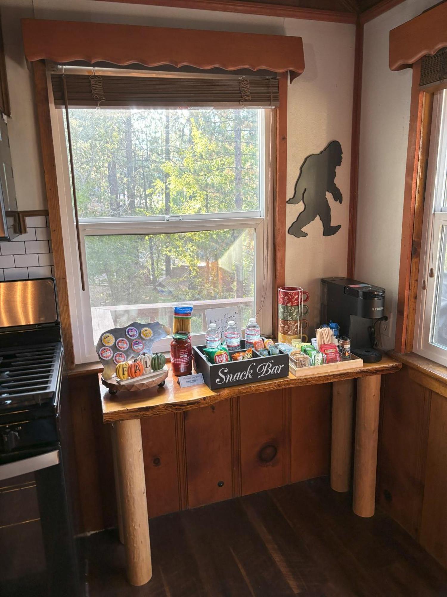 Snow Bunny Lodge - Perfect Big Bear Getaway! Deck With A New Hot Tub And Charcoal Barbecue! Big Bear Lake Kültér fotó